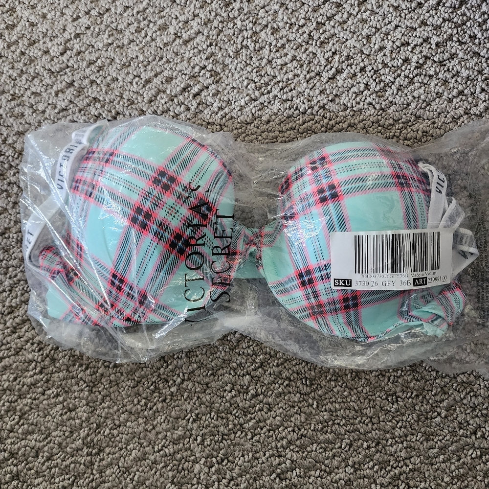 Victoria's Secret T-shirt push up bra
